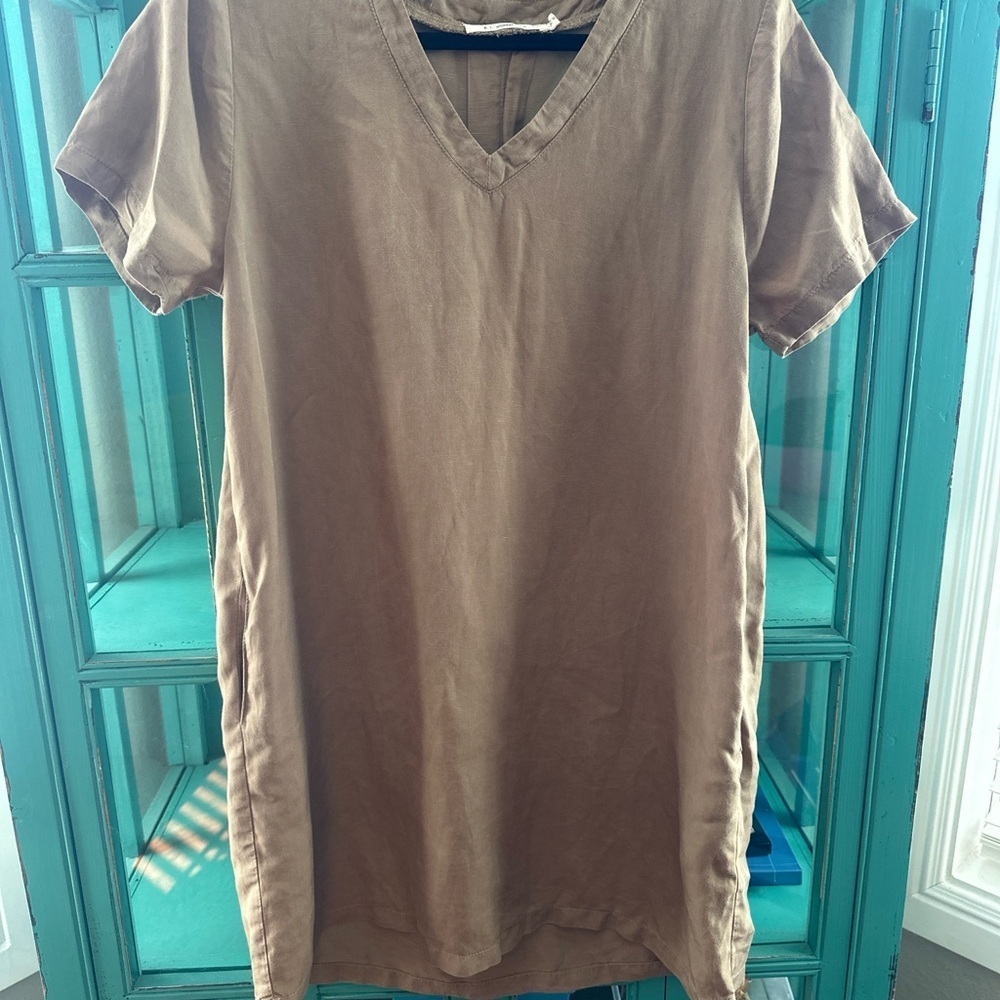 Ellison Tencel V-Neck Shift Dress in Light Olive Green